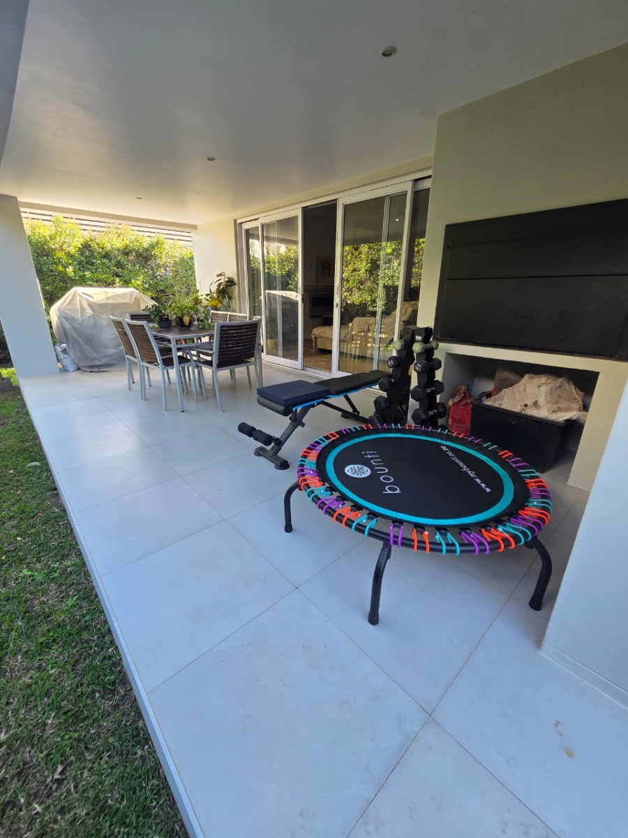 To Let 3 Bedroom Property for Rent in Val De Vie Estate Western Cape